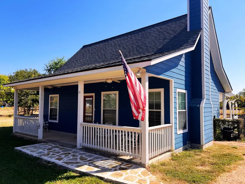 Blue Cottage Inn - Blanco St Park - Image 1