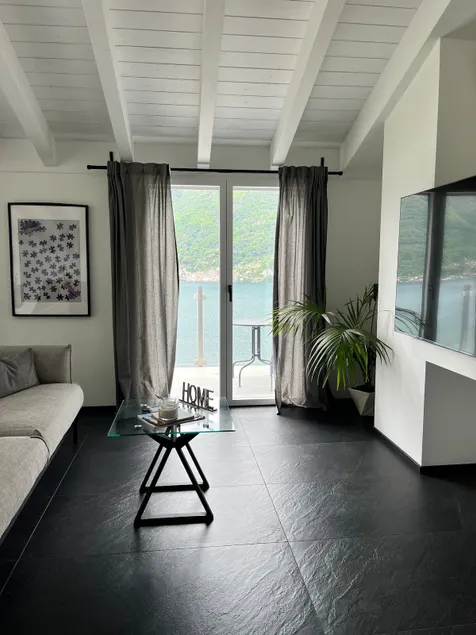 Prestige loft on the lake - Image 1