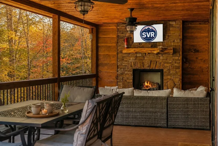Sunrays | Hot Tub, Outdoor Fireplace & Game - Image 1