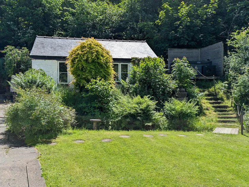 Little Pandy Cottage - Image 1