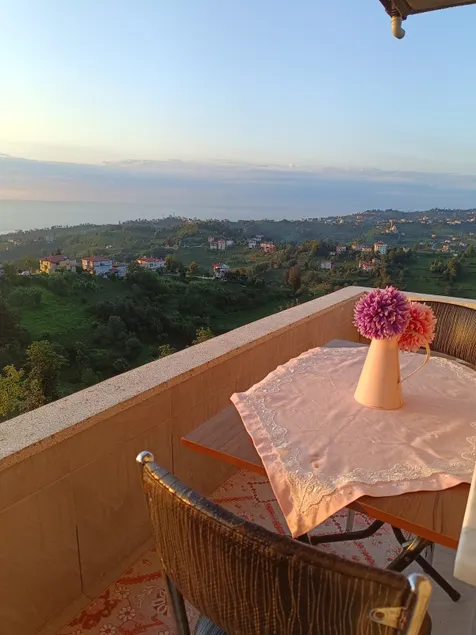 Detached house with nature and sea views - Image 1