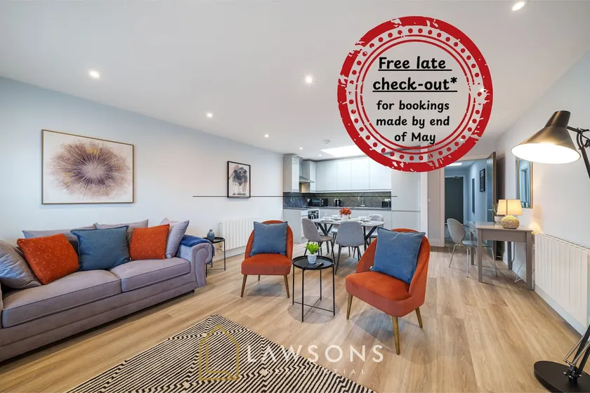 Central Windsor Gem | 1BR Penthouse + Balcony - Image 1