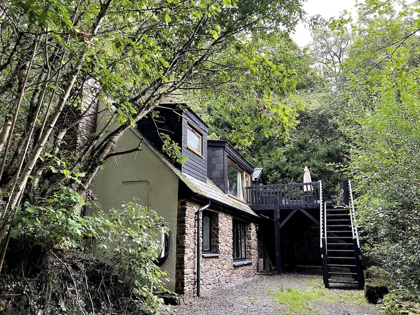 House in the Trees The PumpHouse - Image 1