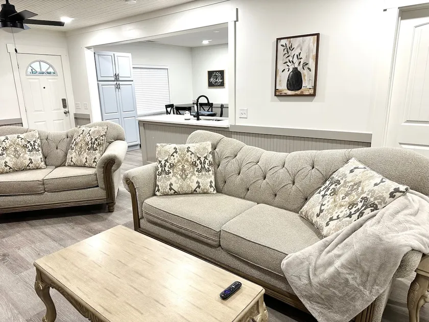 Charming Home in Brooklet - Image 1