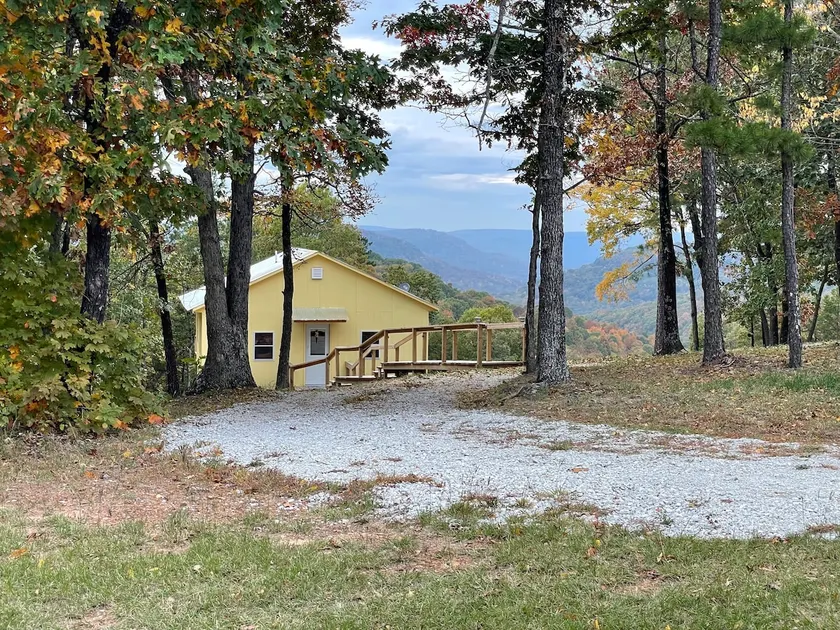 The Sunset Cabins (Yellow Cabin) - Image 1