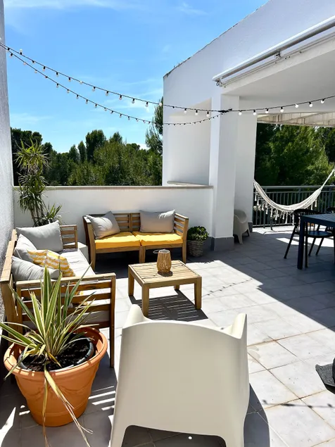 Penthouse with terrace overlooking the sea - Image 1