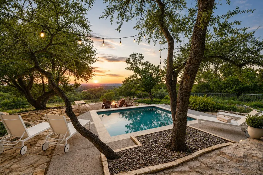 Amazing View w Heated Pool, Firepit, Game Lounge - Image 1