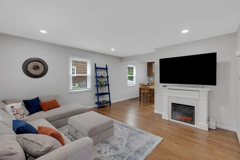 Luxury Colonial | Walk to University + Bikes + EV - Image 1