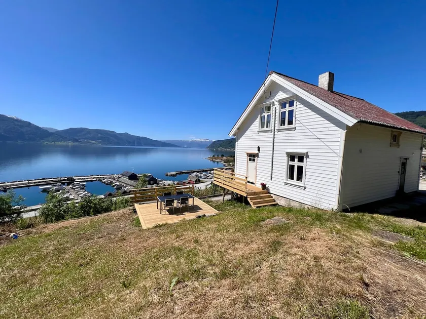 New house with fjord view - Image 1