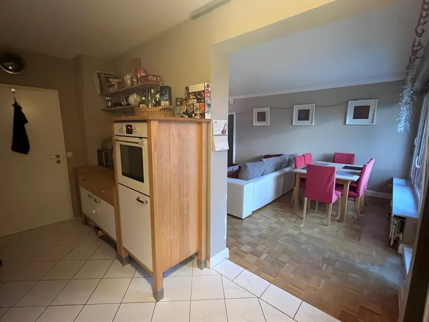 Spacious apartment with balcony & subway nearby - Image 1