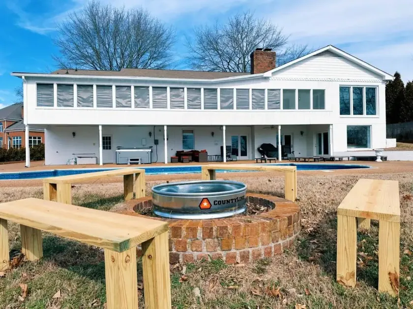Lake Estate, Dock, Pool, Hot Tub - Image 1