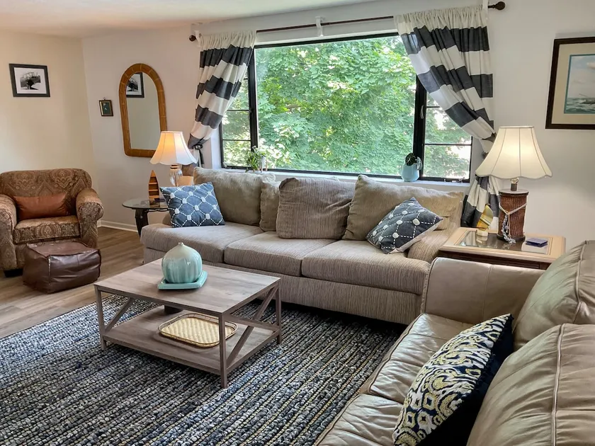 Historic Port Clinton Loft in downtown! - Image 1