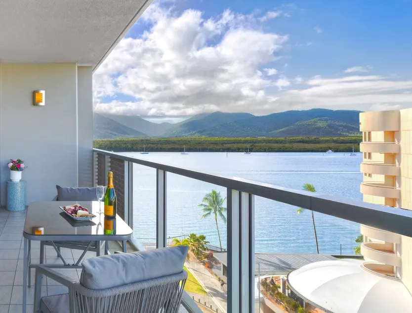 The Reef Retreat | Waterfront by Reef Terminal - Image 1
