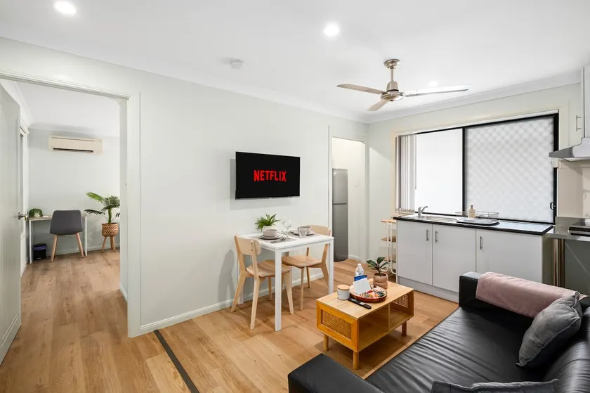 Tidy Sunnybank 1BR | Near Shops | Kitchen | 5144D1 - Image 1