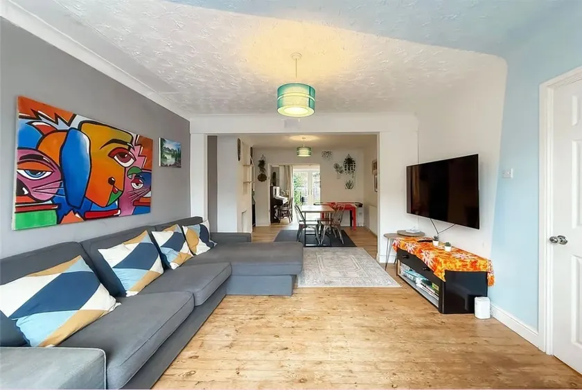 Seaside village home - Image 1