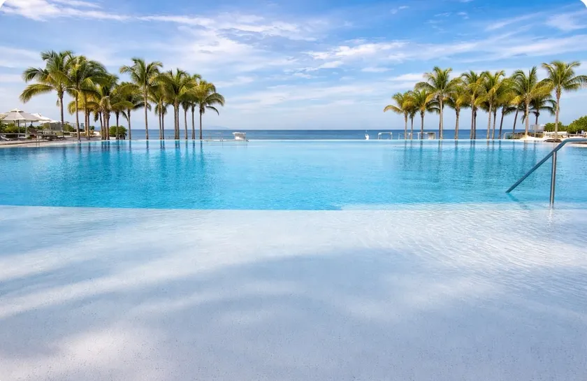 Aria Ocean 252 in front of Nuevo Vallarta beach - Image 1