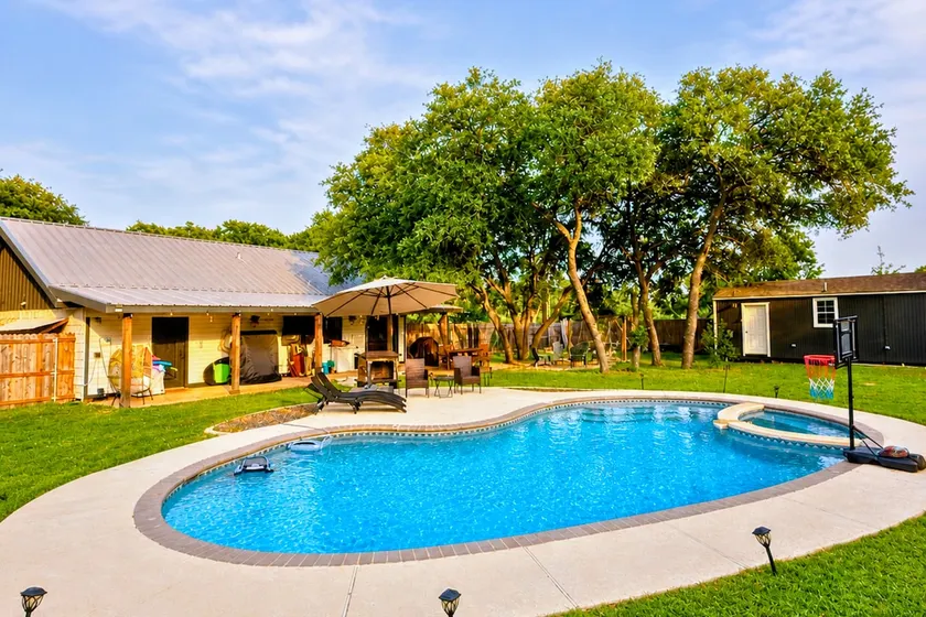 Private Pool + Hot Tub | 2 Acres | Salado Cottage - Image 1