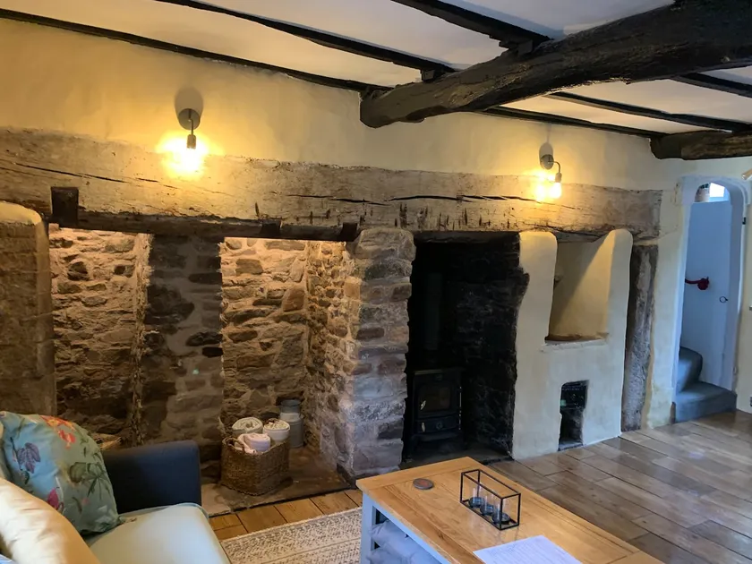 Cosy 2 bedroom cottage in Usk - Image 1