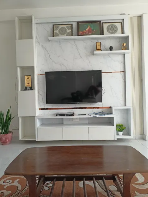 Private 2nd Floor Suite in Family House - Image 1
