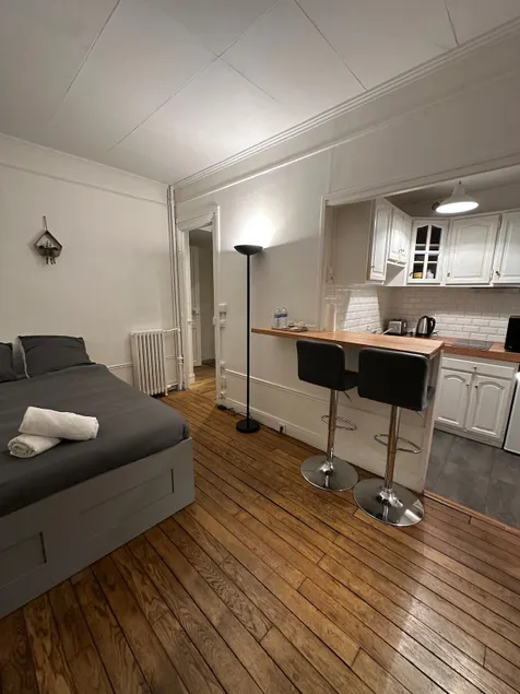 Ideal studio near Paris city center - Image 1
