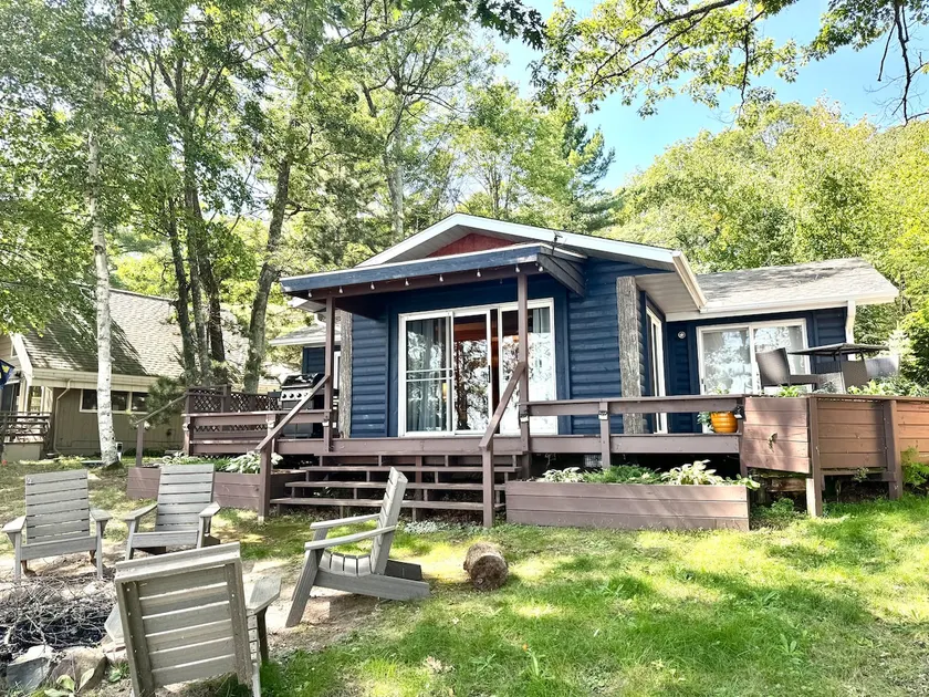 Lakefront Cottage on LCO - Dock in 5/1/26 - Image 1