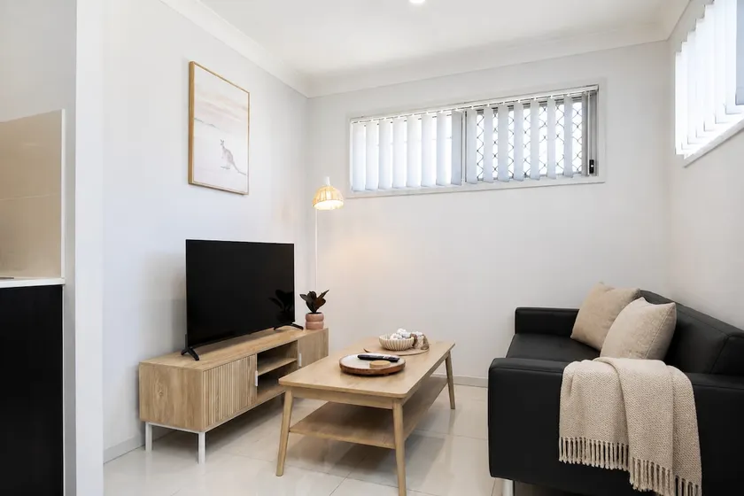 1 Bdr Apt w/ AC | Kitchen | Parking | 131F1 - Image 1