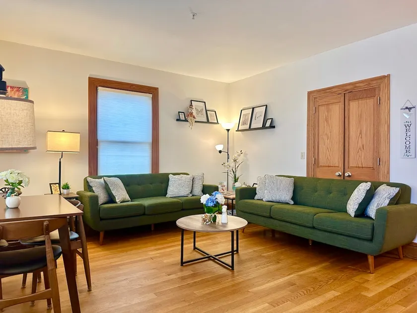 Cozy, Spacious Home in the Heart of Cambridge - Image 1