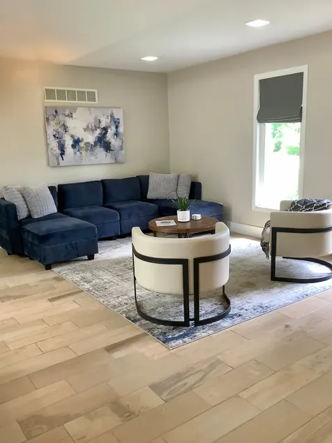 Crystal Rose is a spacious modern home w/ garage - Image 1