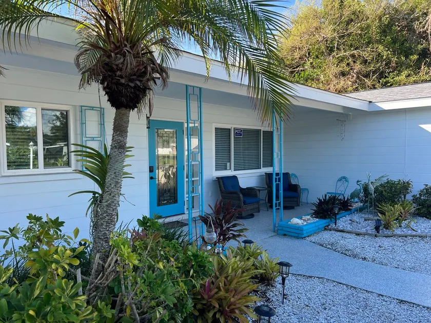Newly Remodeled Beach Home, 1 mile to the Beach! - Image 1
