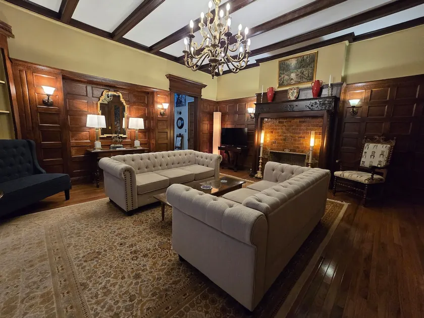 Historic, Spacious Mansion Suite - Image 1