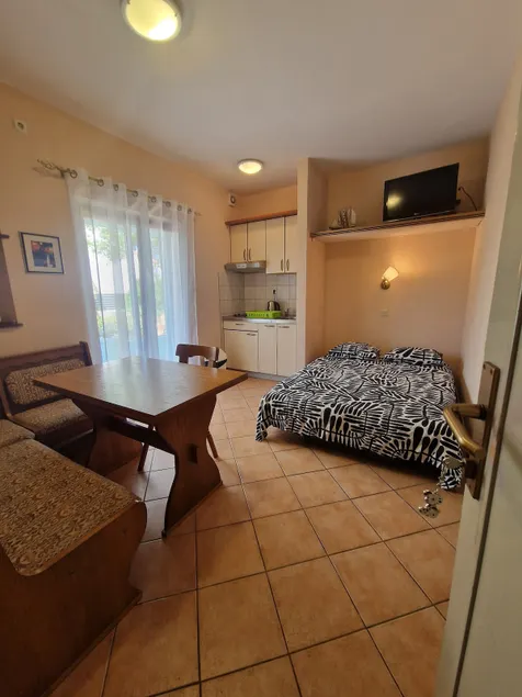 Charming apartment – Easy 15-Min Walk to Beach - Image 1