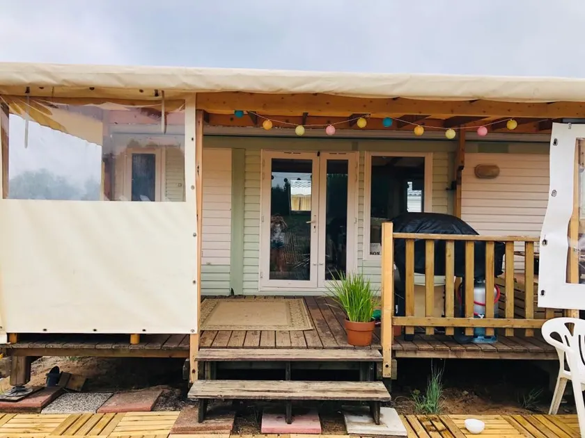 Relaxed mobilehome in the centre of the campsite - Image 1