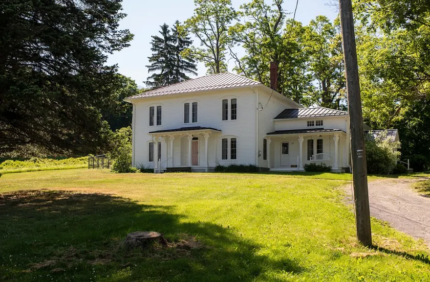 Grand 5BR Estate Retreat w/ Pool & Tennis Court - Image 1