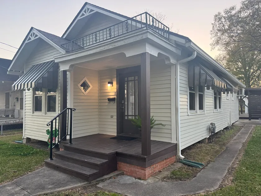 Pecan Cottage - 2BR/1BA + backyard - Image 1