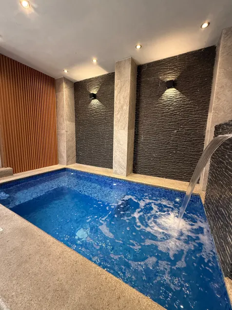 Suite with exclusive pool and beach 2 min. - Image 1