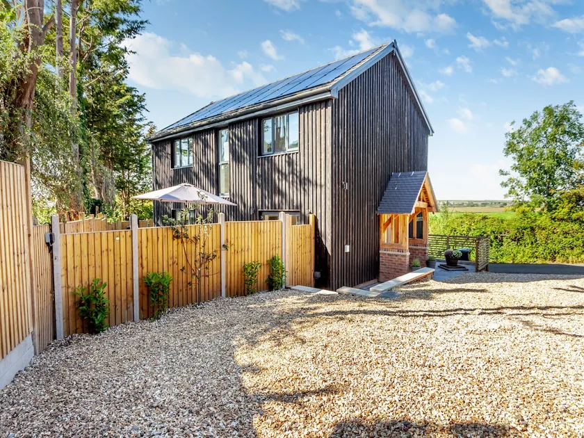 Willow House - Image 1