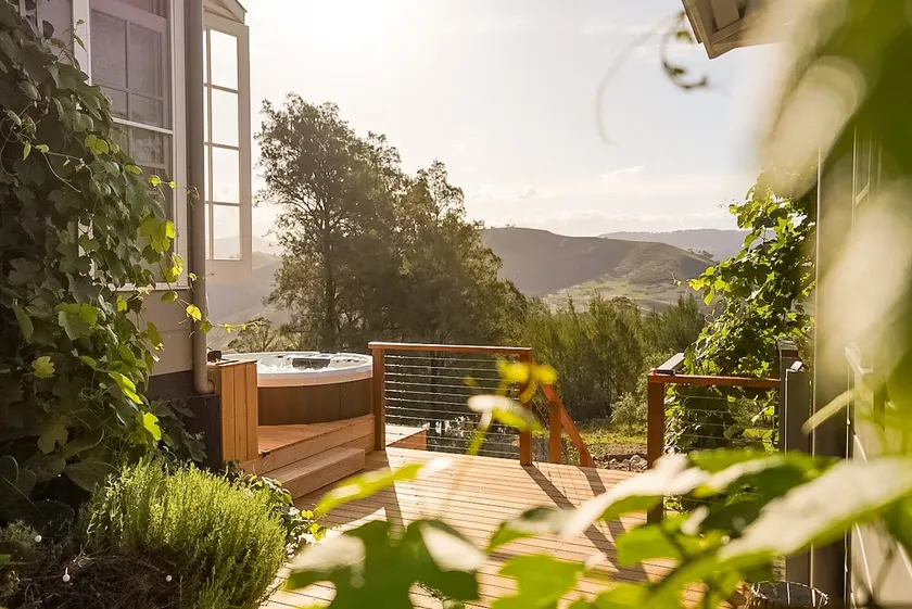Sunset Panorama with Spa & Home Cinema - Image 1