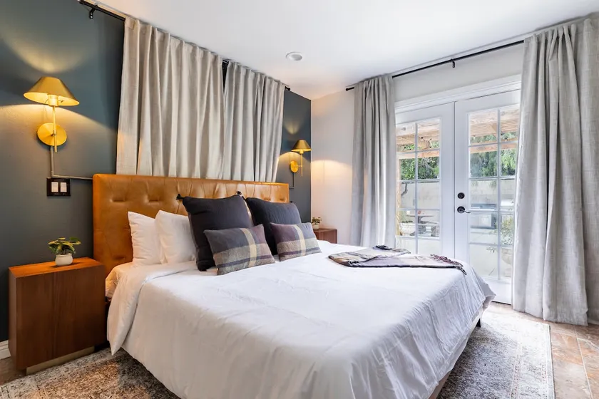 Cozy 1BR-KingBed+SofaBed 6mi Disney 1.6mi Hosp - Image 1