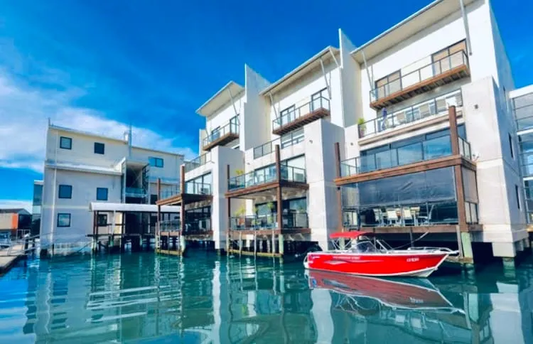 Waterfront Getaway - Image 1