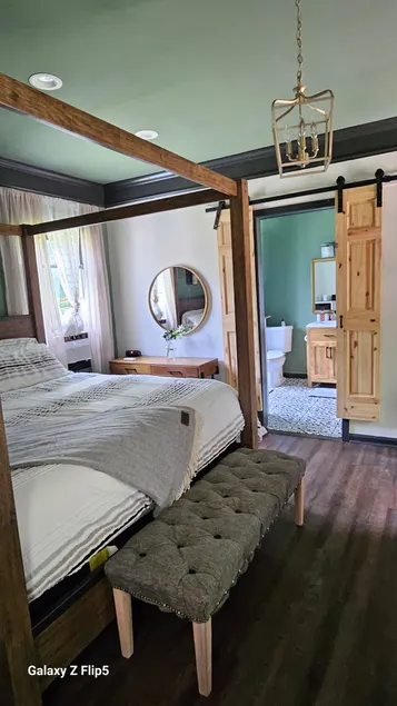 Cozy, Countrey, Getaway - Image 1