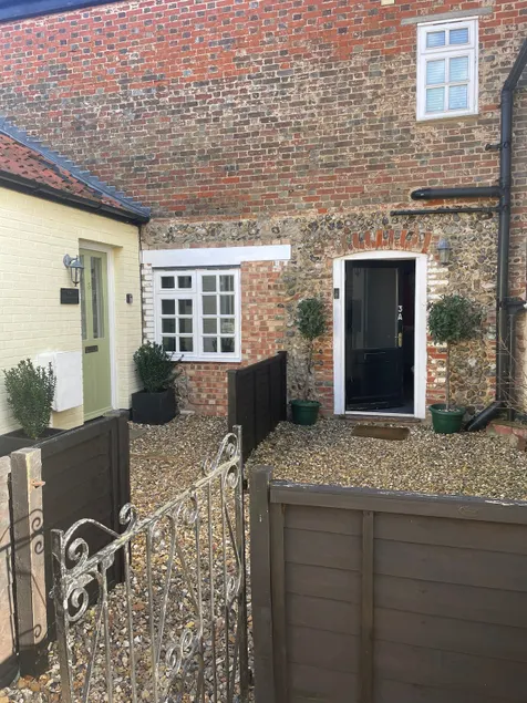 Cosy 2 bedroom lodge in heart of Breckland - Image 1