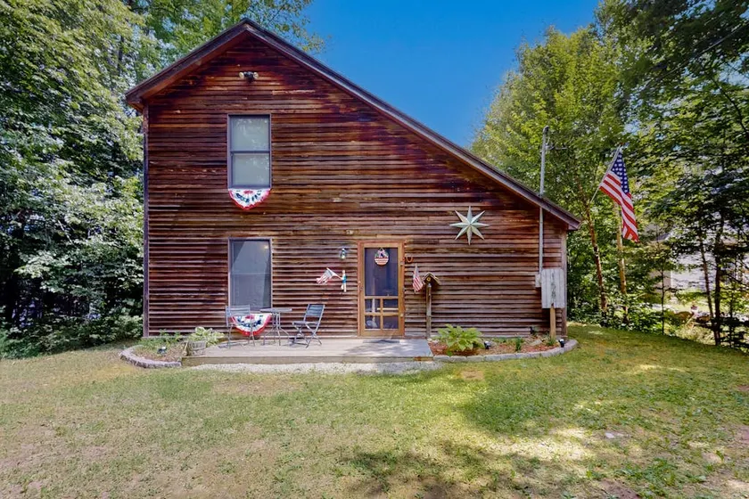 3BR water view home with game room & kayaks - Image 1