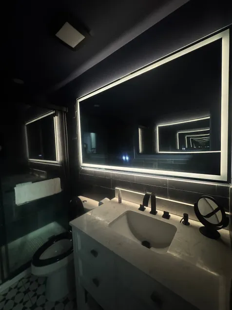 Luxurious Getaway at Js Place - Image 1