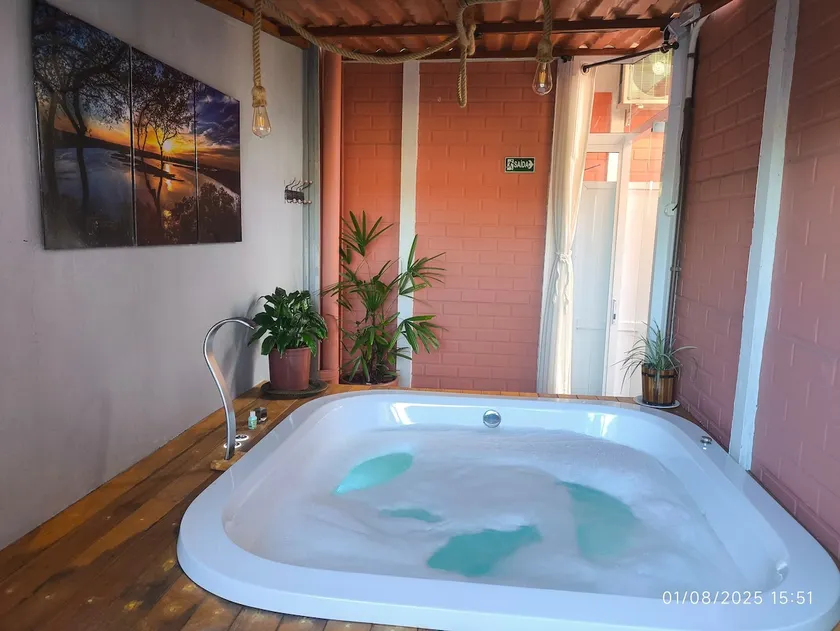 CASA CLIMATIZADA COM HIDROMASSAGEM PRÓXIMO BETO CARRERO E PRAIAS - Casa 2 DuMar Hospedagem - Image 1