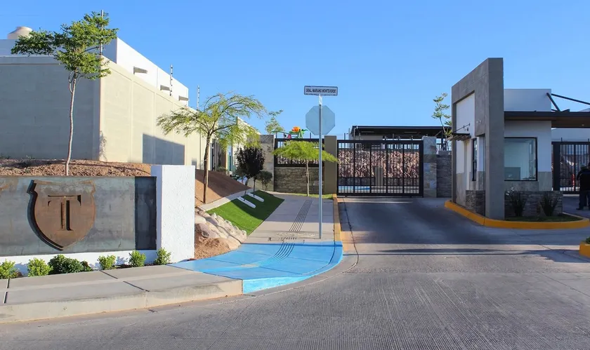 House in Privada – Pool – 10 minutes from the U.S. Consulate - Image 1