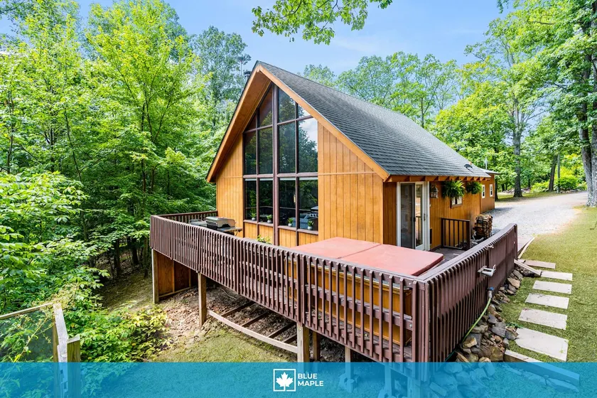 Quaint Loft Cabin w Hot Tub, FirePit, Deck & Grill - Image 1