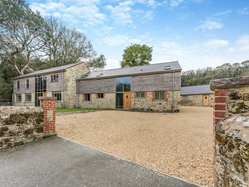 Property 4 - Uk44924 - Image 1