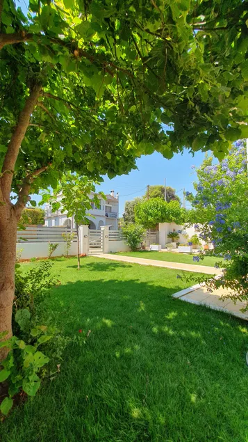 GardenHouse Yacht - Image 1