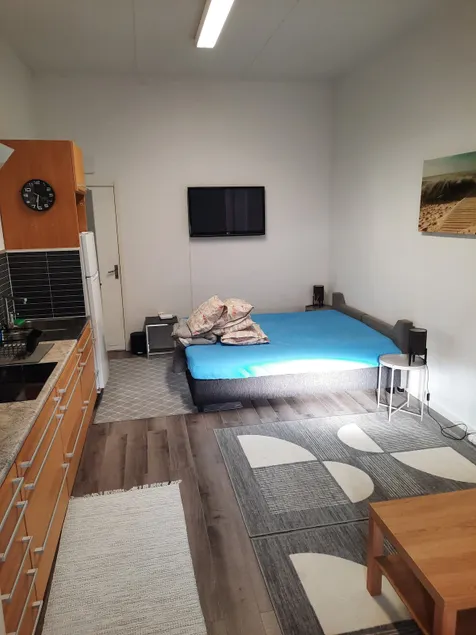 Guest house with own entrance - Image 1