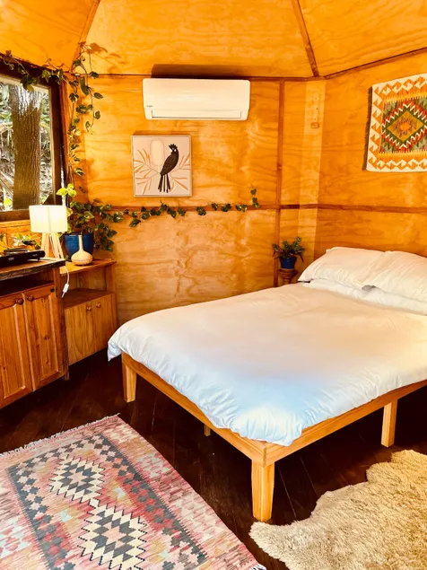 Private hexagonal hut with sauna and icebath - Image 1